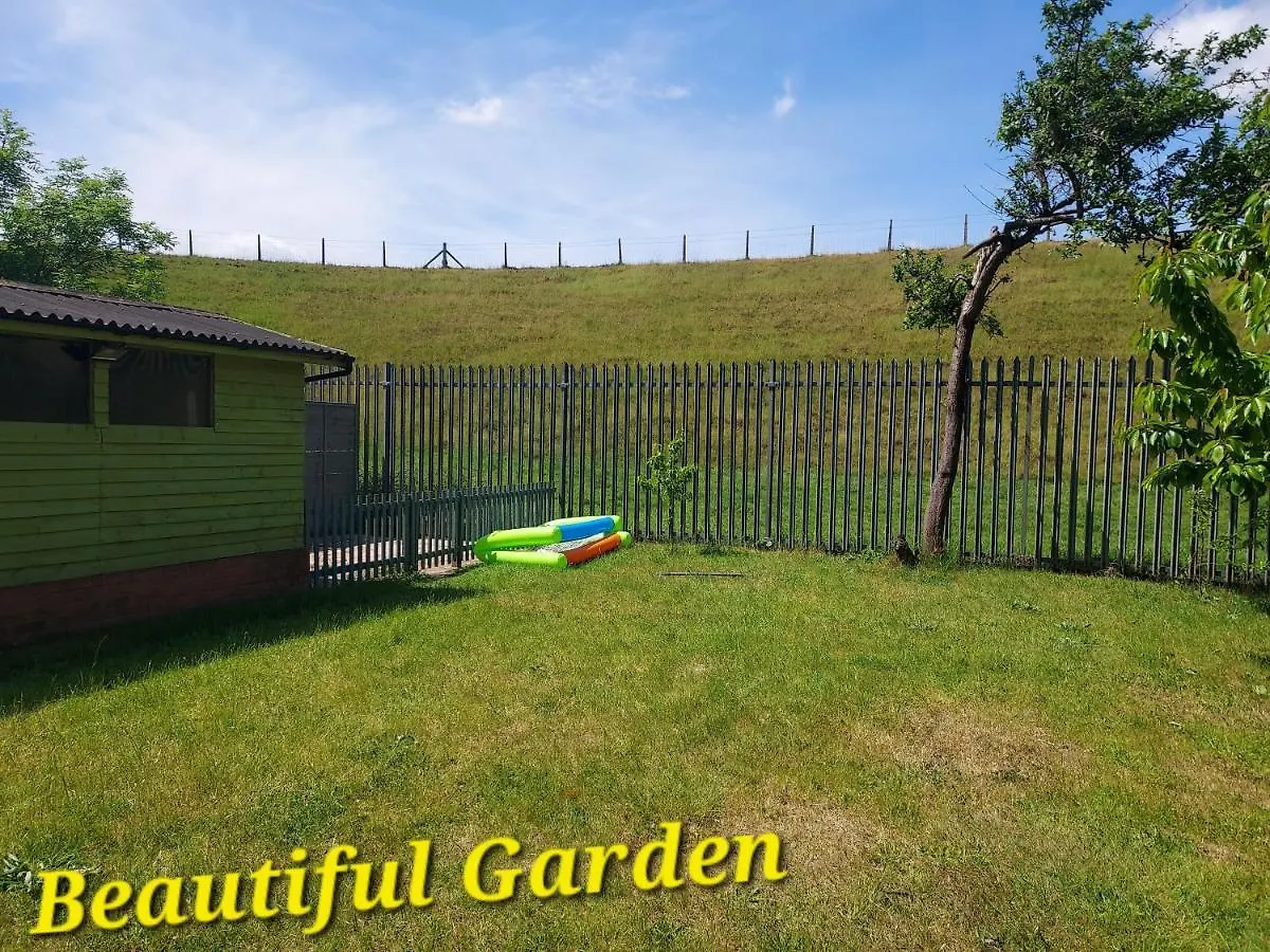 Holiday home Beautiful Property Near Airport Stanwell