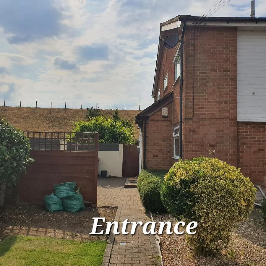 Beautiful Property Near Airport Stanwell